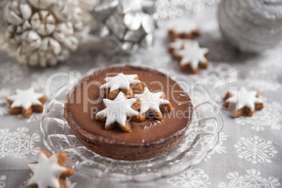 Schokoladen Tartelette mit Zimtsternen