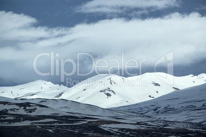 Snowy volcano mountain landscape in Iceland