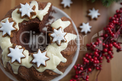 Lebkuchen Gugelhupf mit Zimtsternen