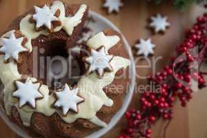 Lebkuchen Gugelhupf mit Zimtsternen