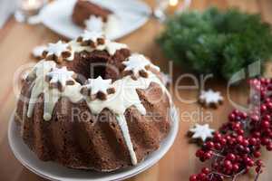 Lebkuchen Gugelhupf mit Zimtsternen