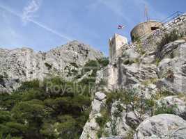 Mirabella Festung und Aussischtsturm in Omis Kroatien