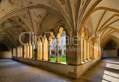 Bozen Franziskanerkloster - Bolzano Franciscan Friary 01