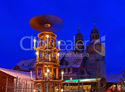 Clausthal-Zellerfeld Marktkirche und Weihnachtsmarkt  01