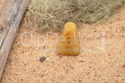 Orangen Calcit am Strand