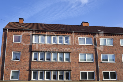 Fassade eines Altbaugebäudes in Kiel, Deutschland