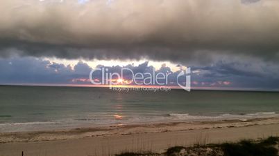 Sonnenuntergang in Florida am Meer im Zeitraffer