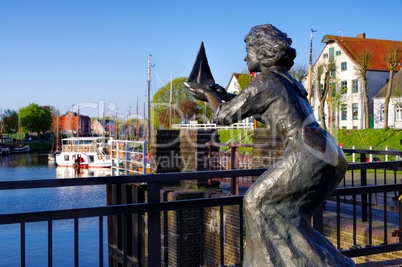 Carolinensiel Hafen Statue - Carolinensiel harbour statue 01