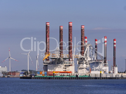 Bold Tern und MPI Enterprise in Bremerhaven