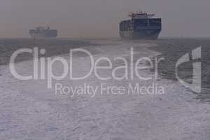 Containerschiffe auf der Nordsee