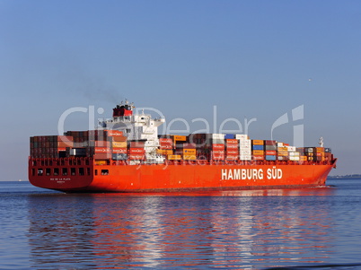 Containerschiff Rio de la Plata auf der Elbe bei Cuxhaven