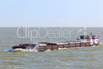 Binnenschiff auf dem Ijselmeer, NIederlande