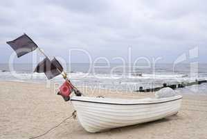 Fischerboot am Strand von Heringsdorf,Usedom, Mecklenburg-Vorpom