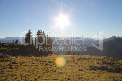 Alpenpanorama im Gegenlicht