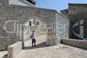 Stadtmauer von Novigrad, Istrien, Kroatien