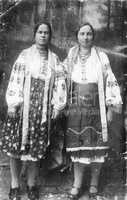 Retro photo two girls in Ukrainian national costumes, 1911