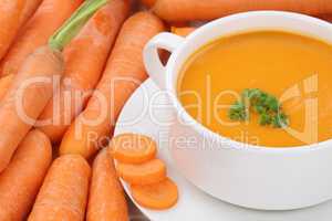 Karottensuppe Möhrensuppe Karotten Möhren Suppe in Suppentasse