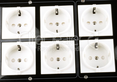 Many Wall Outlet