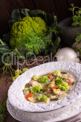 green cauliflower vegetable soup