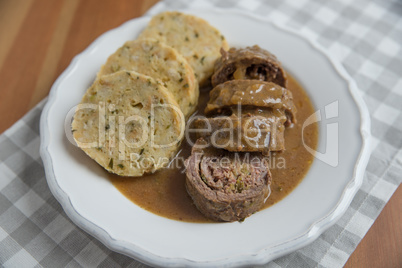 Rindsrouladen mit Semmelknödel