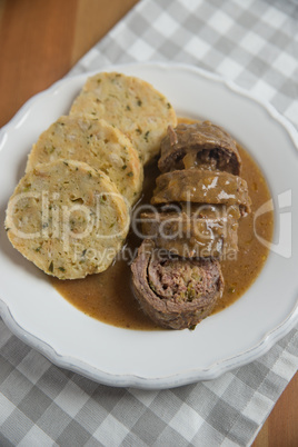 Rindsrouladen mit Semmelknödel