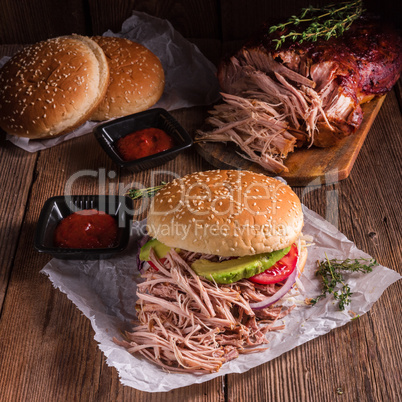 Hamburger pulled pork