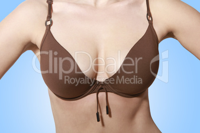 schöne Brüste im Bikini