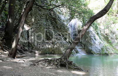 Wasserfall in der Schlucht zwischen Labin und Razac