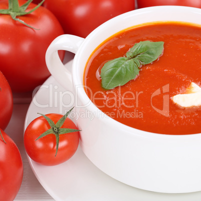 Tomatensuppe Tomatencremesuppe Tomaten Suppe in Suppentasse gesu