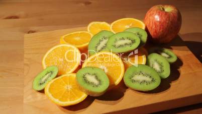 Kiwi and orange slices