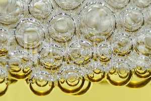kristallene perlen von champagner makro