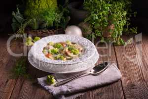 green cauliflower vegetable soup