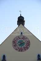 Uhr an der Kirche in Cham