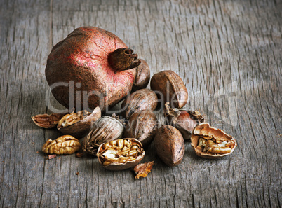 pomegranate and pecan nuts