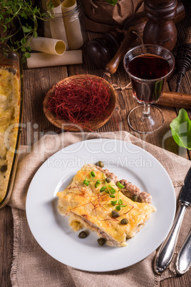 Cannelloni with mince filling and capers