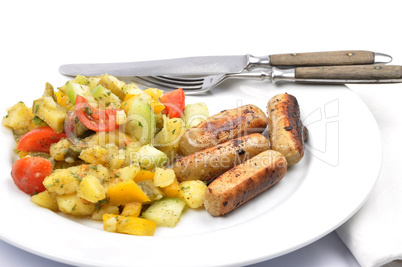 Gemischter Kartoffelsalat mit Würstchen