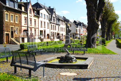 Weintrinker-Brunnen in Zeltingen-Rachtig