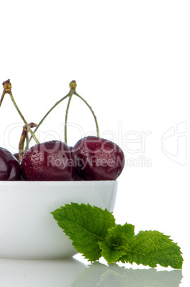 Cherries in bowl