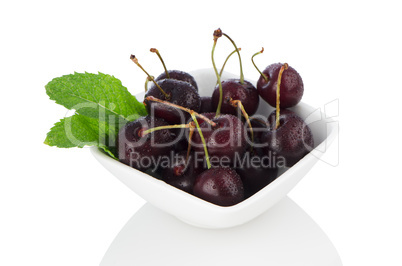 Cherries in bowl