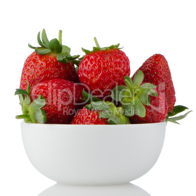 Fresh strawberries in bowl