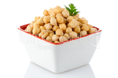 Closeup of a bowl with boiled chickpeas