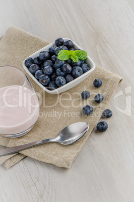 Yogurt with fresh blueberries