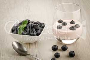 Yogurt with fresh blueberries