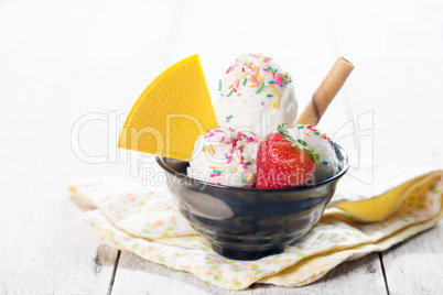 Yoghurt ice cream