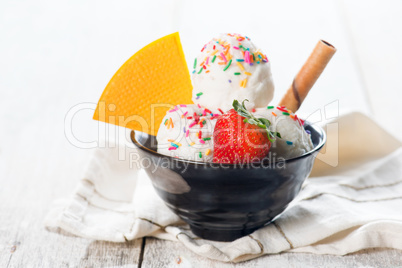 Vanilla ice cream with fruit