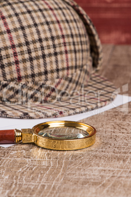 Sherlock Hat and magnifying glass