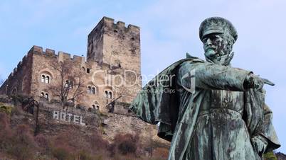 Bluecherdenkmal und Burg Gutenfels