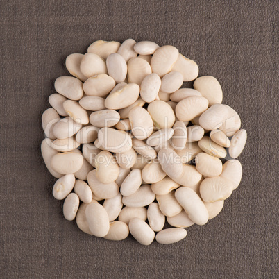 Circle of white beans