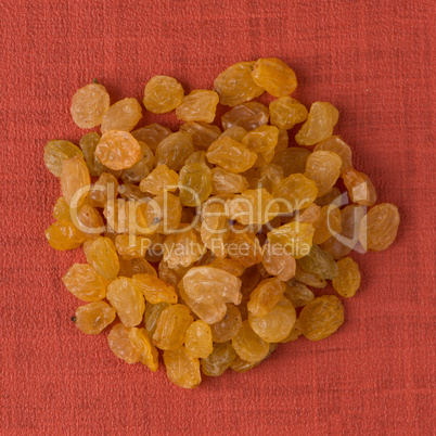 Circle of golden raisins