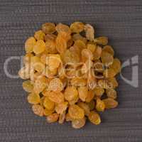 Circle of golden raisins